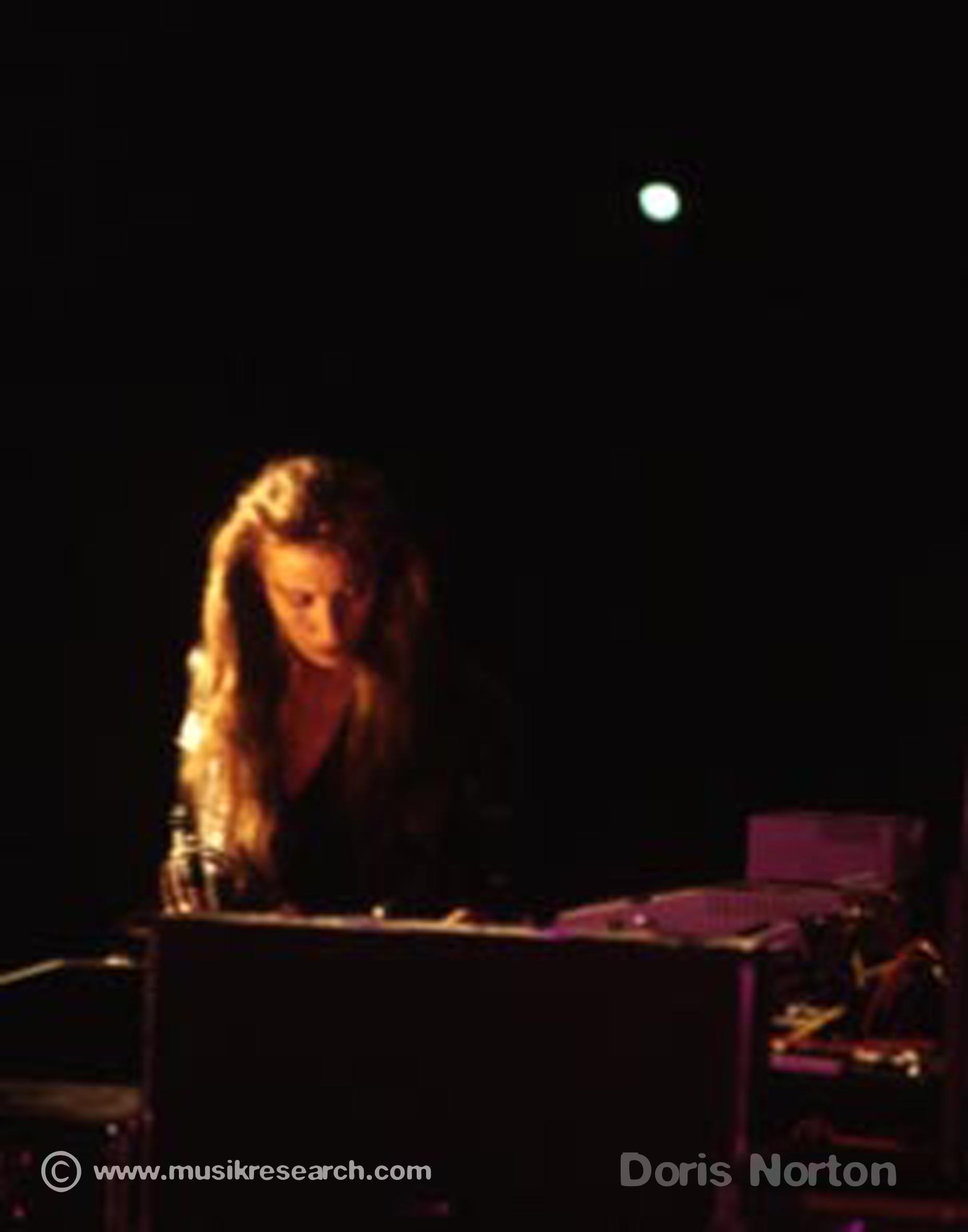 MUSIK RESEARCH Doris Norton biography, discography, news